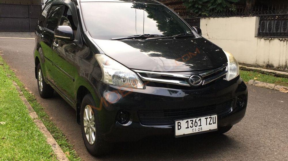 Mobil Daihatsu Xenia 2012