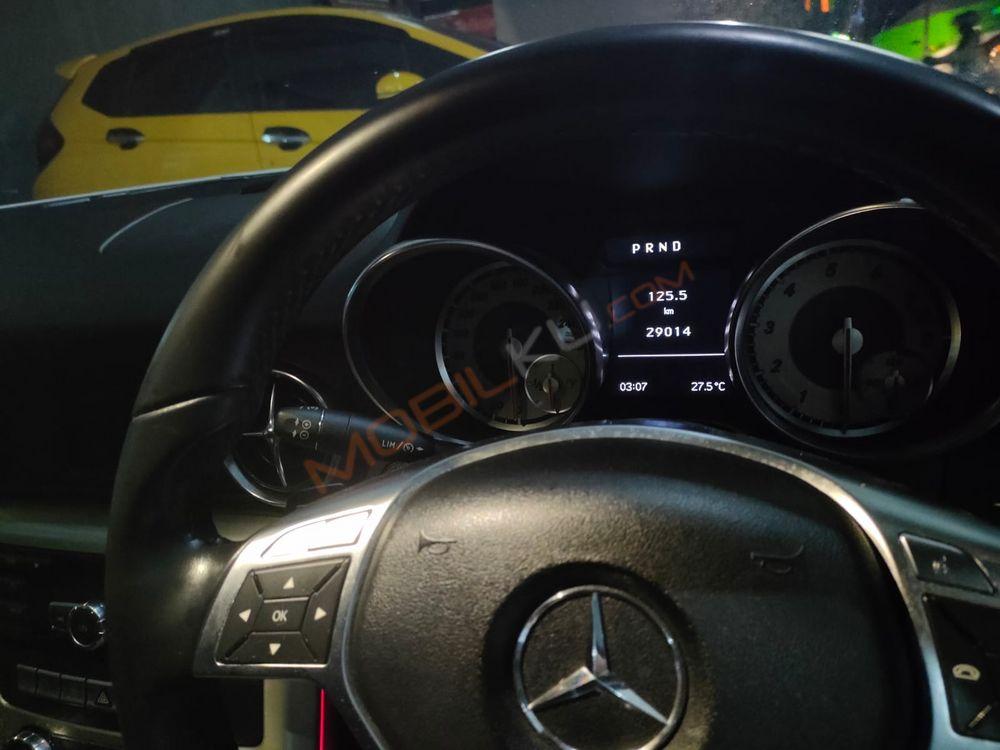 Mobil Mercedes-Benz SLK 2012