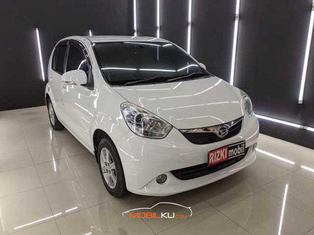 Mobil Daihatsu Sirion 2013