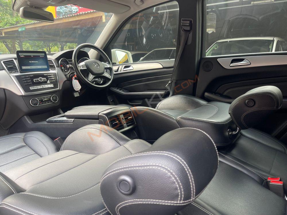 Mobil Mercedes-Benz ML 2013