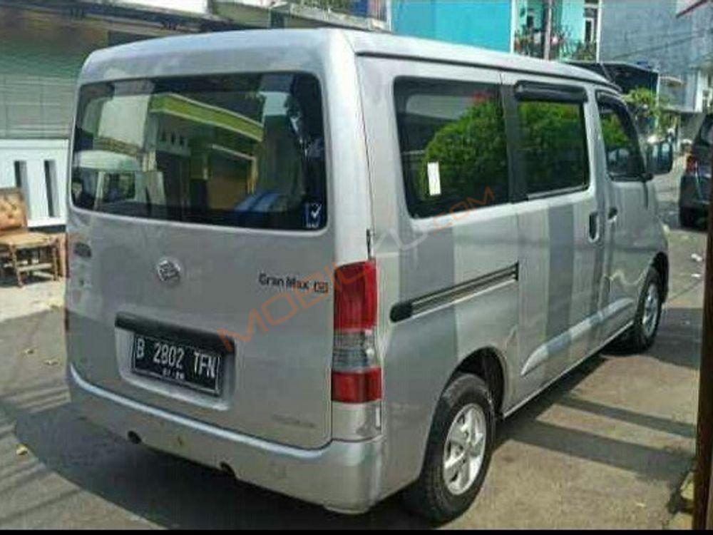 Mobil Daihatsu Gran Max 2015