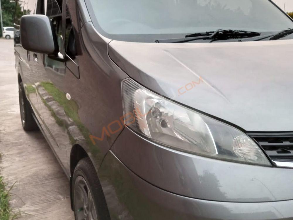 Mobil Nissan Evalia 2013