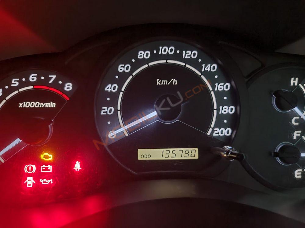 Mobil Toyota Kijang Innova 2011