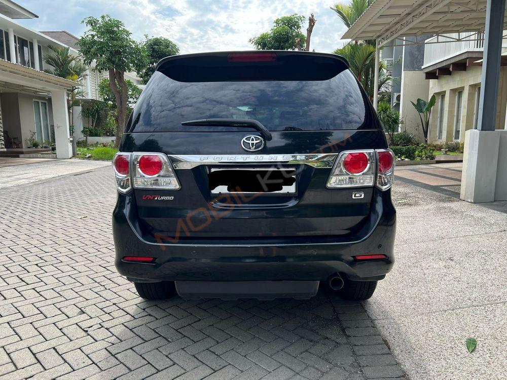 Mobil Toyota Fortuner 2011