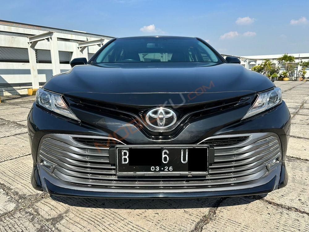 Mobil Toyota Camry 2024