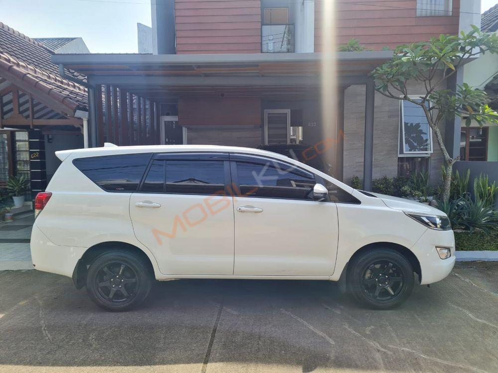 Mobil Toyota Kijang Innova 2017