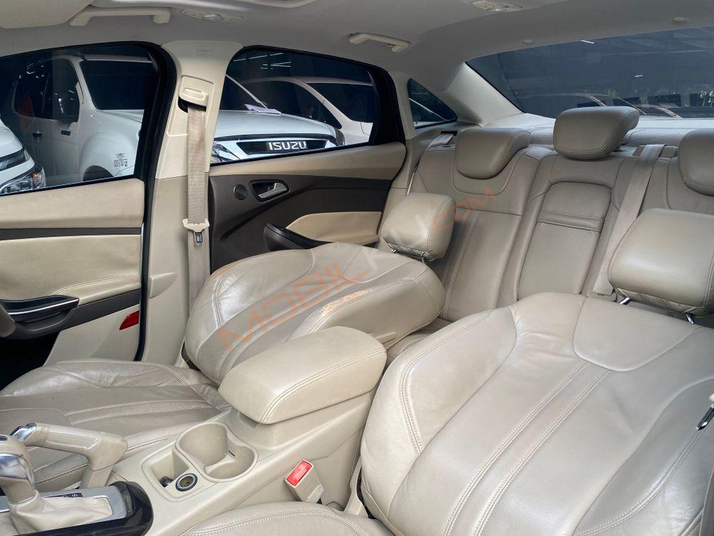 Mobil Ford Focus 2013