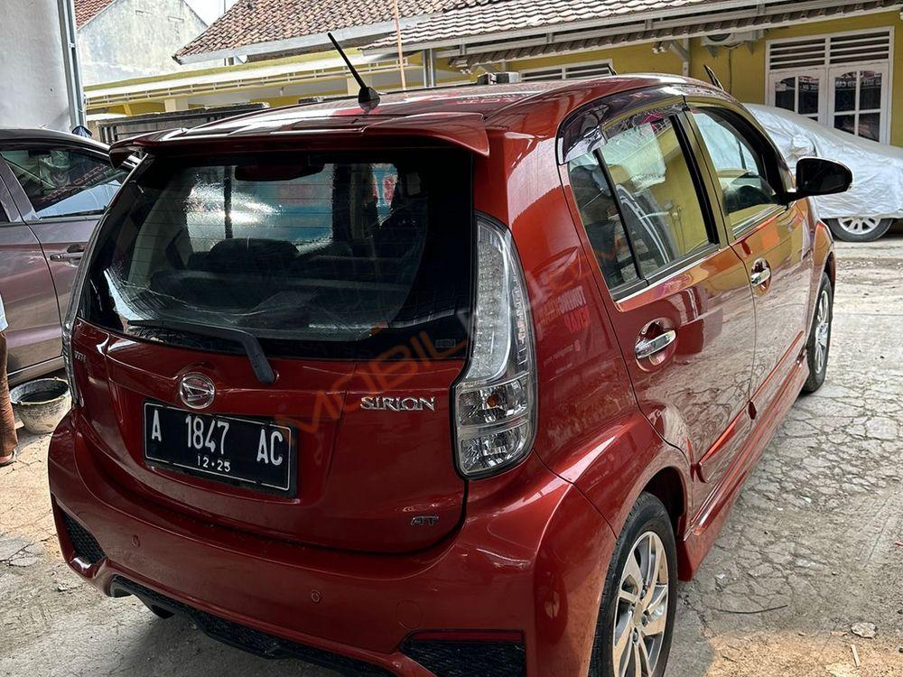 Mobil Daihatsu Sirion 2015