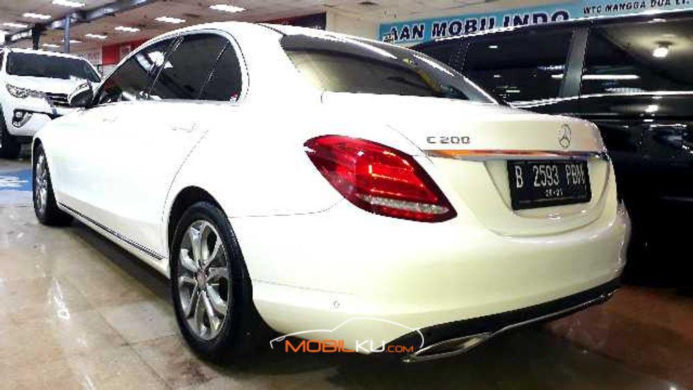 Mobil Mercedes-Benz C-Class 2016