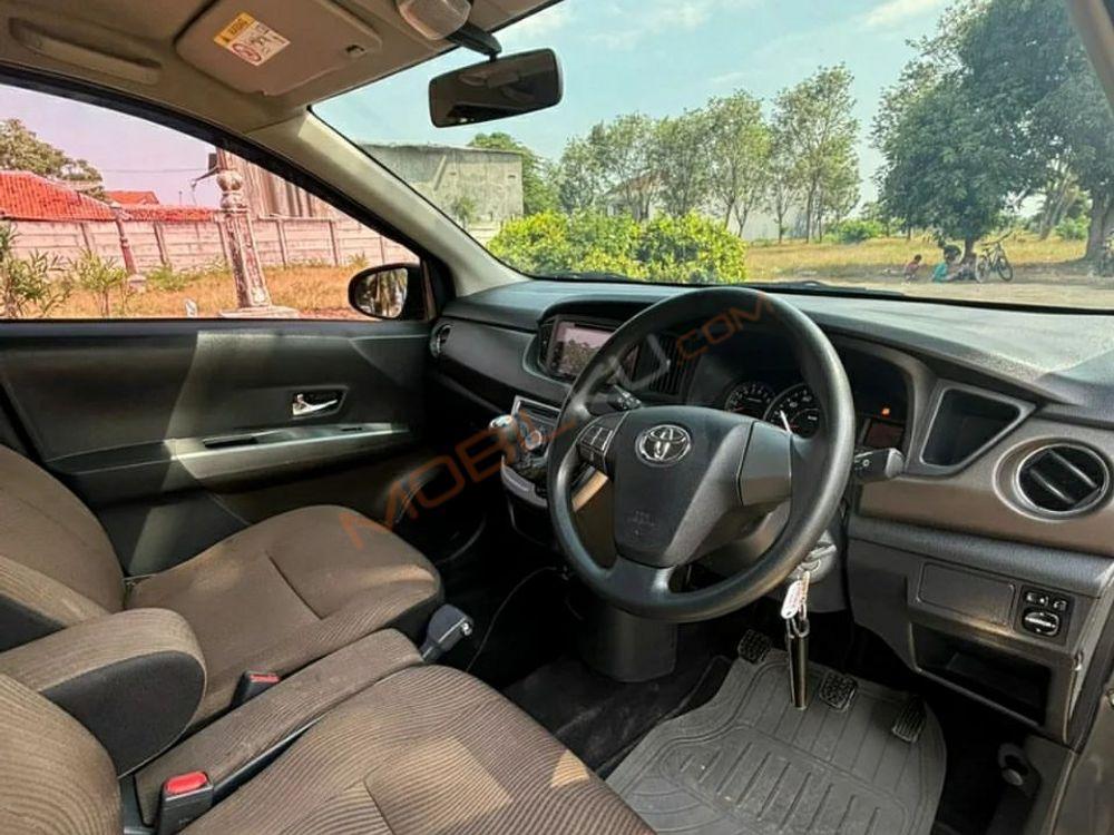 Mobil Toyota Calya 2020