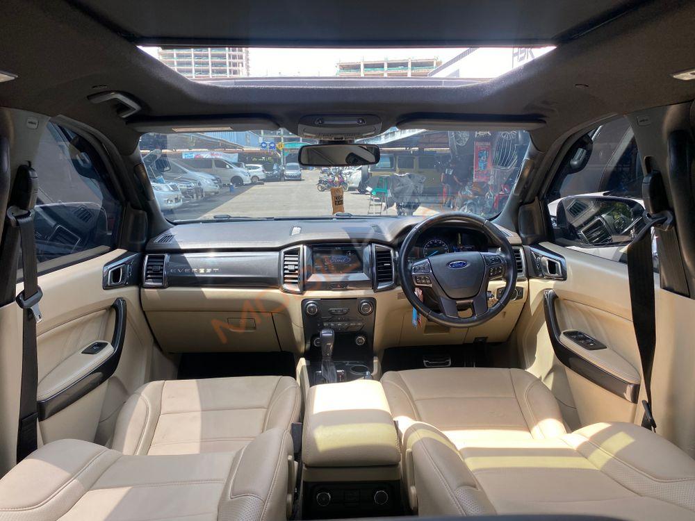 Mobil Ford Everest 2015