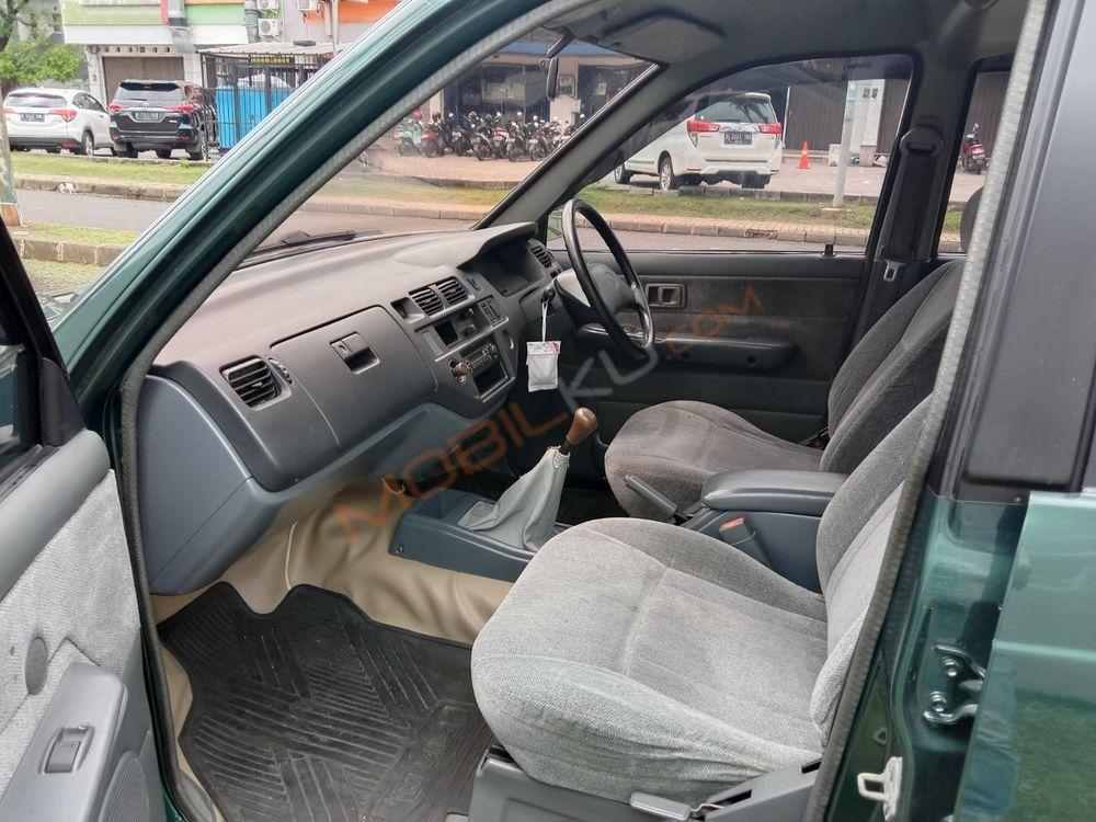 Mobil Toyota Kijang 1997
