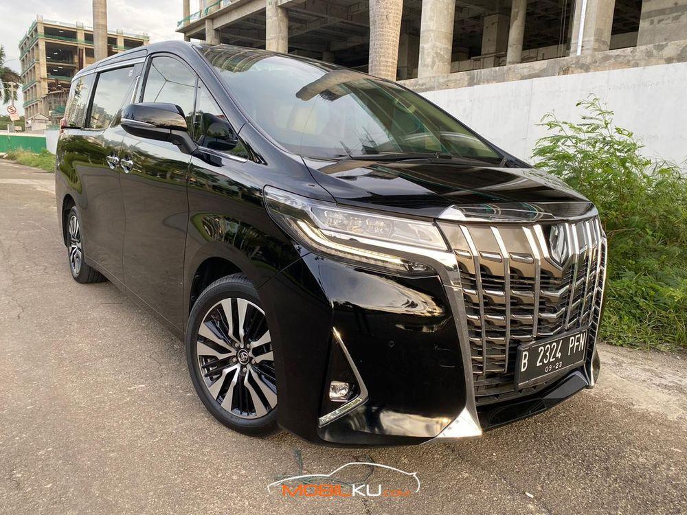 Mobil Toyota Alphard 2018