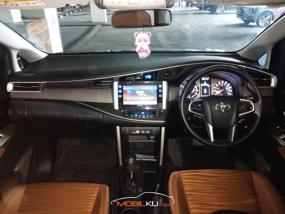 Mobil Toyota Kijang Innova 2016