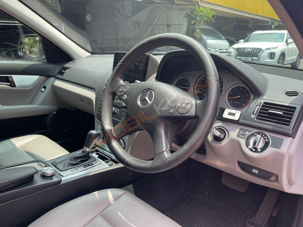 Mobil Mercedes-Benz C-Class 2008