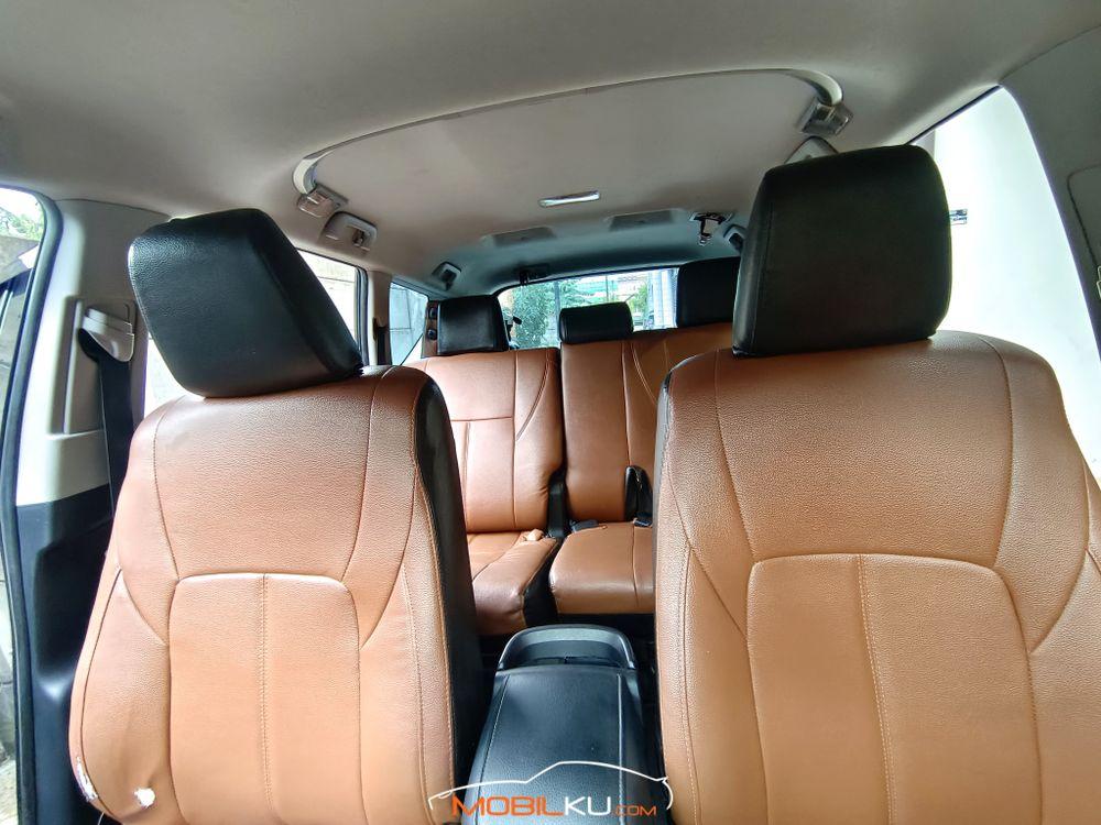 Mobil Toyota Kijang Innova 2016