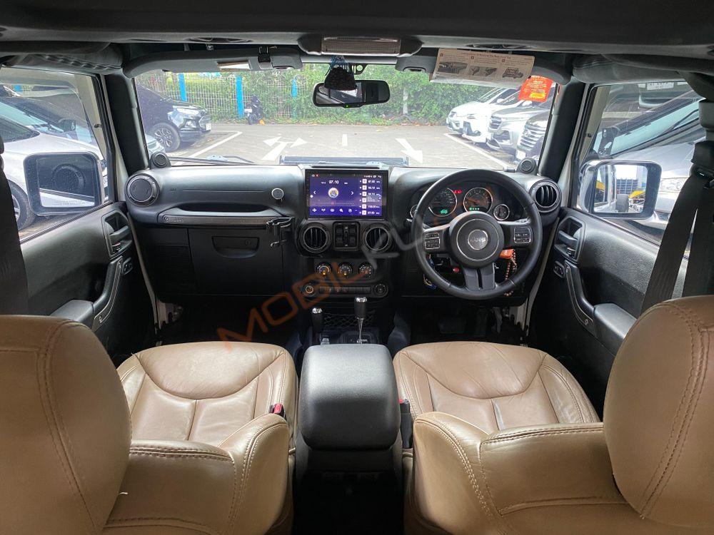 Mobil Jeep Wrangler 2014