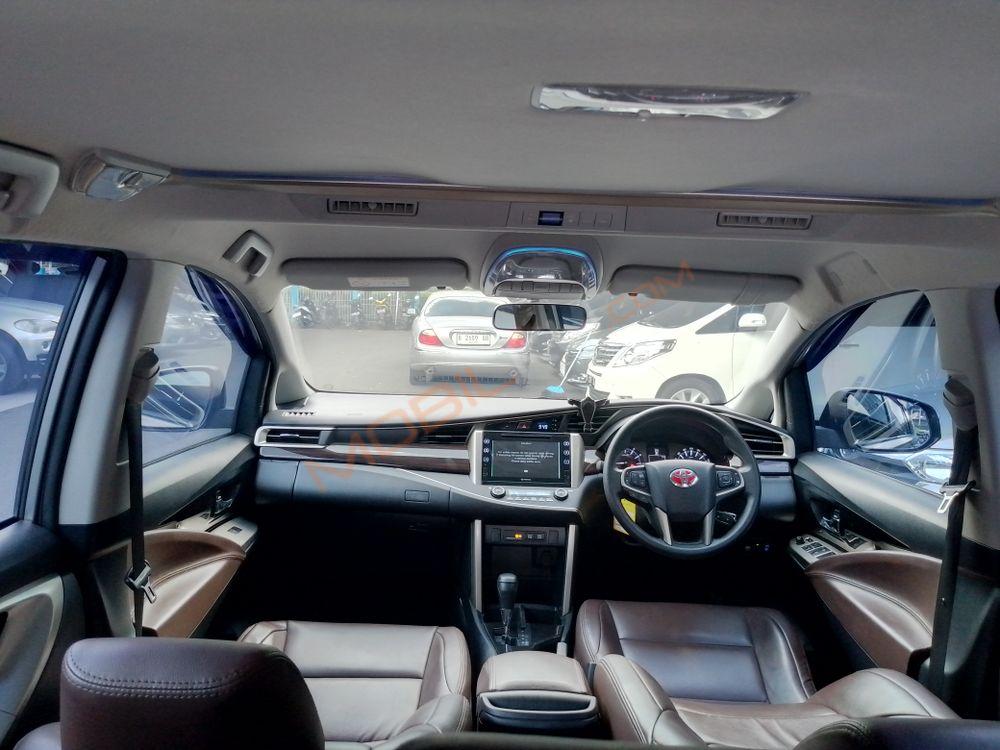 Mobil Toyota Kijang Innova 2016