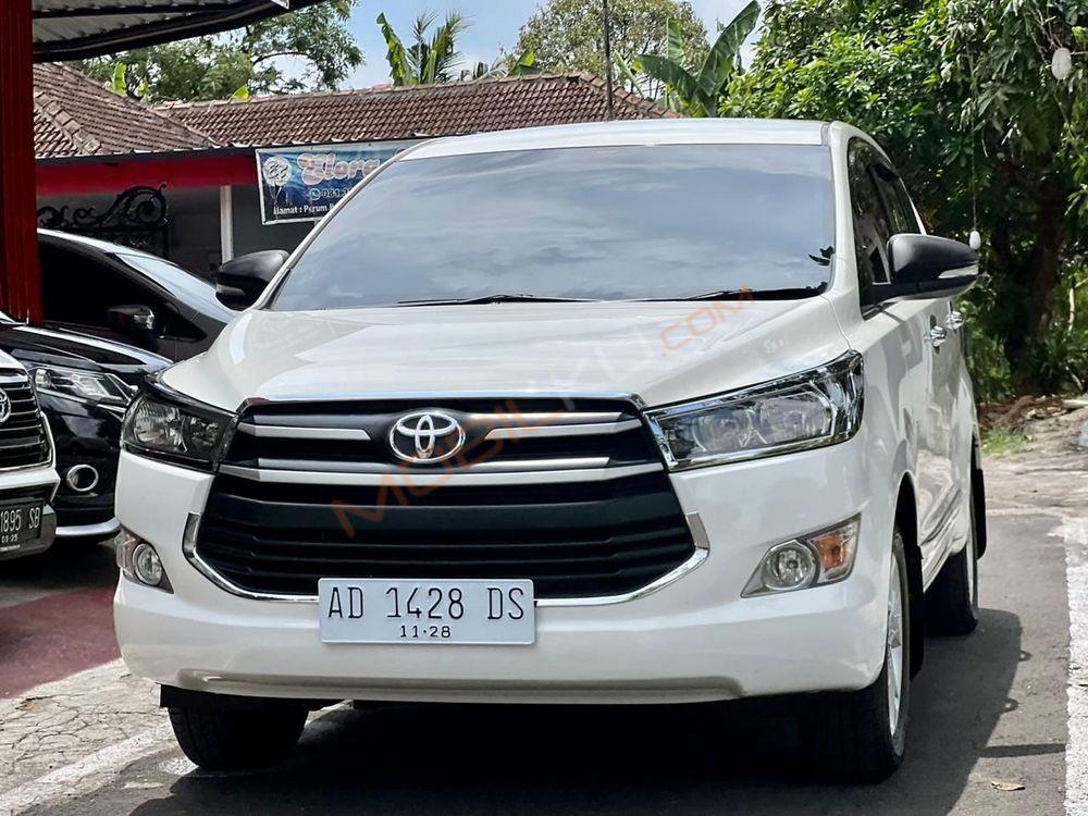 Mobil Toyota Kijang Innova 2016