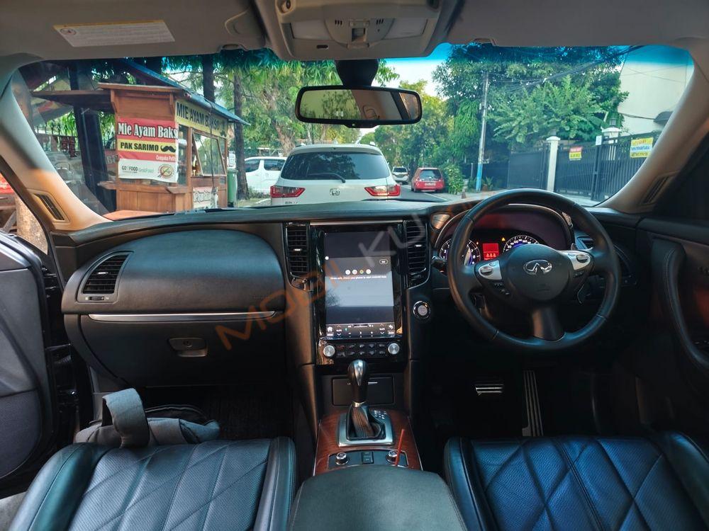 Mobil Infiniti FX 2012