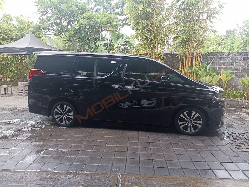Mobil Toyota Alphard 2019