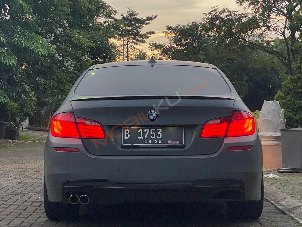Mobil BMW 5 Series 2010
