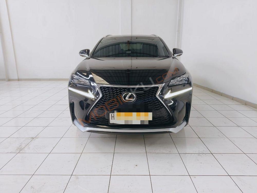 Mobil Lexus NX 2017