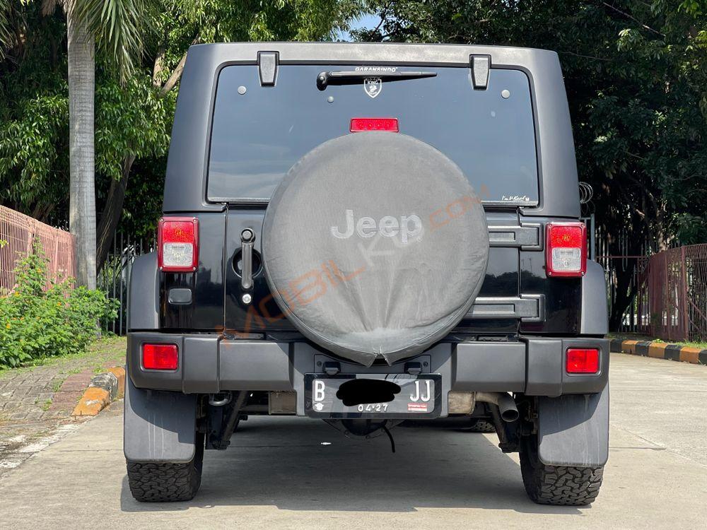 Mobil Jeep Wrangler 2011