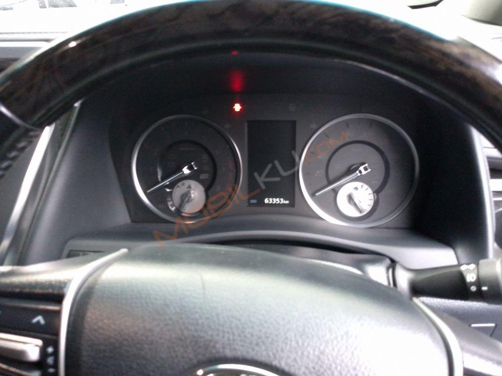 Mobil Toyota Vellfire 2016