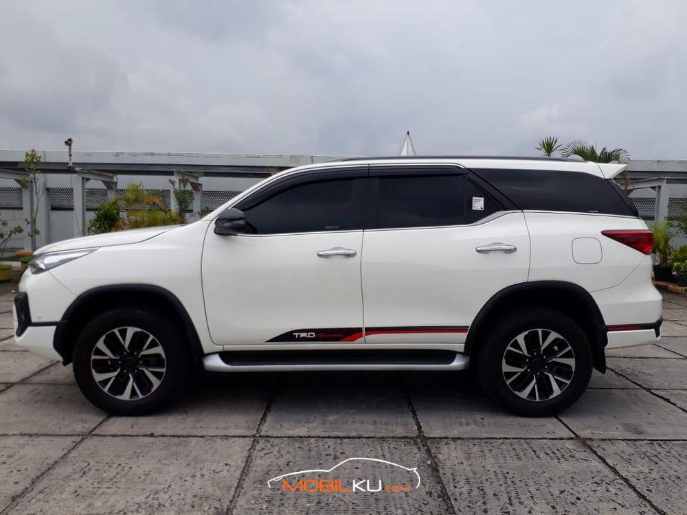 Mobil Toyota Fortuner 2018