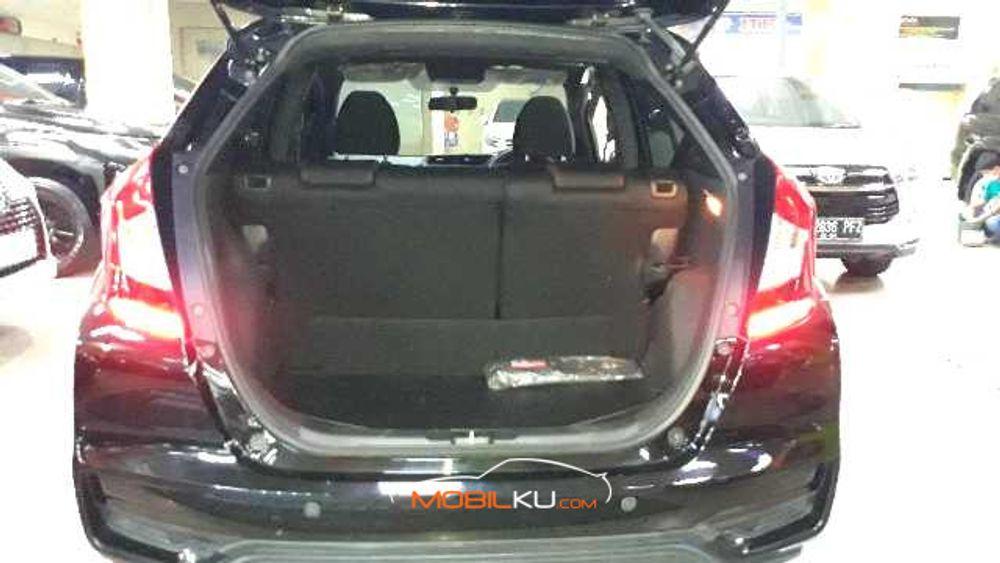 Mobil Honda Jazz 2019