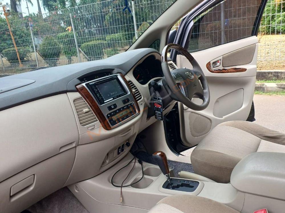 Mobil Toyota Kijang Innova 2015