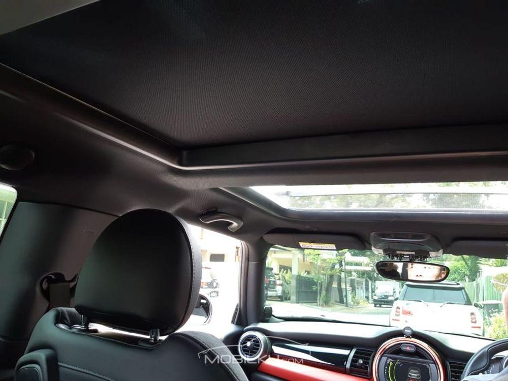 Mobil MINI 5-Door 2017