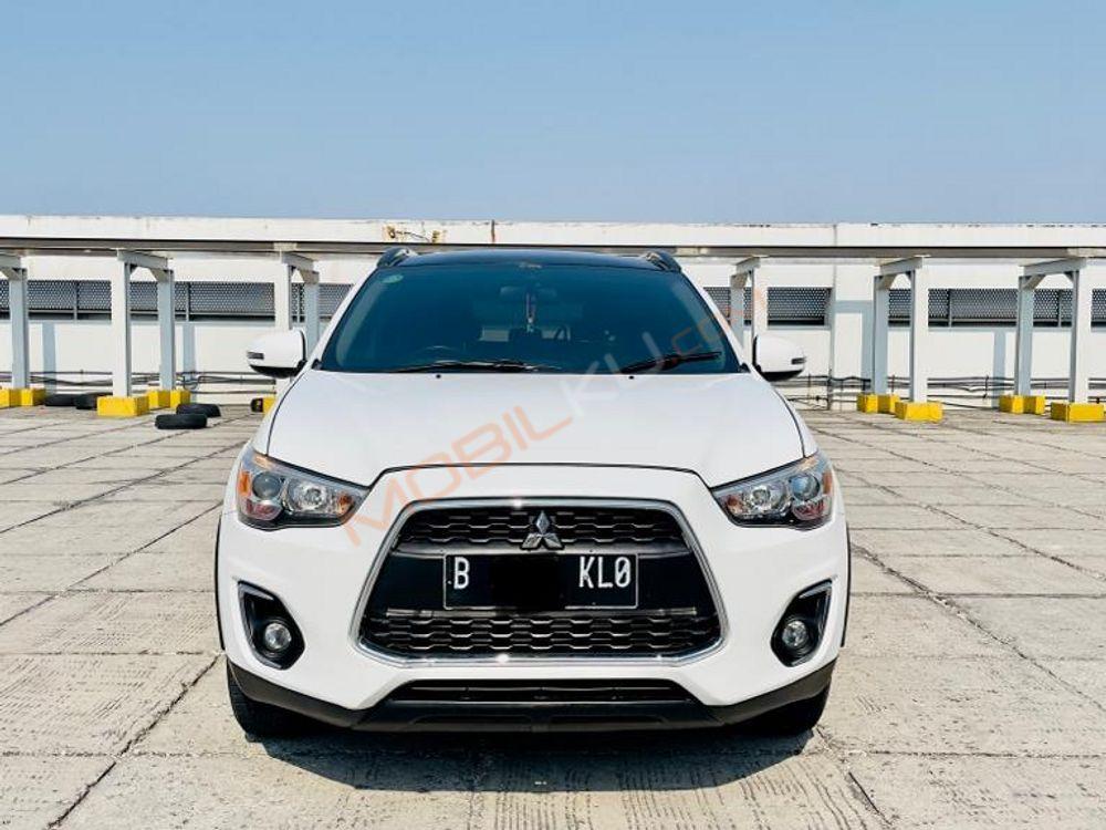 Mobil Mitsubishi Outlander Sport 2015