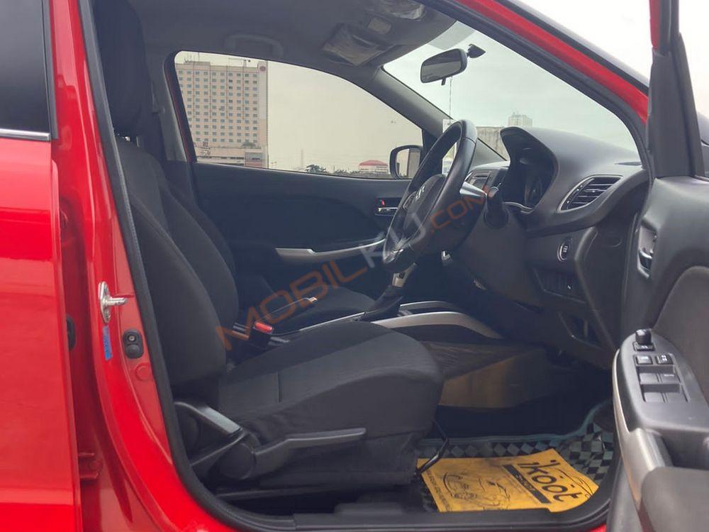 Mobil Suzuki Baleno 2017