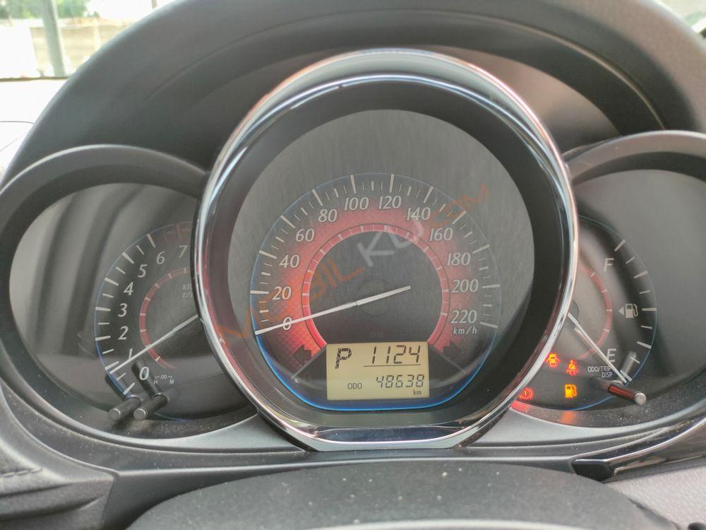 Mobil Toyota Yaris 2015