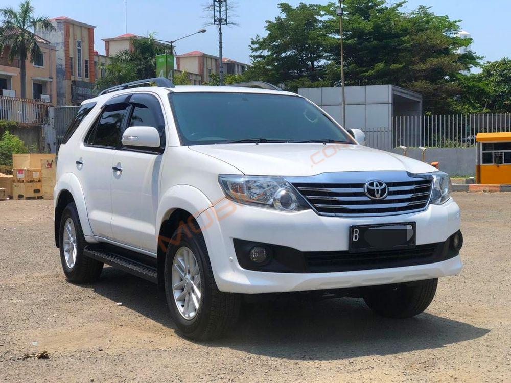 Mobil Toyota Fortuner 2012