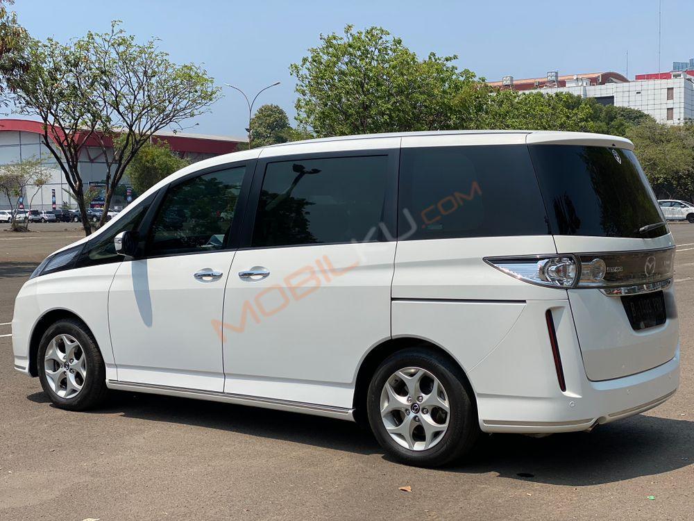 Mobil Mazda Biante 2014