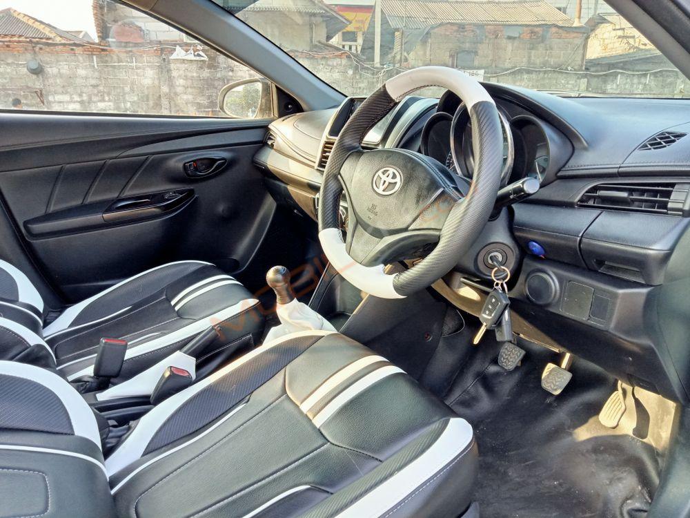 Mobil Toyota Limo 2015