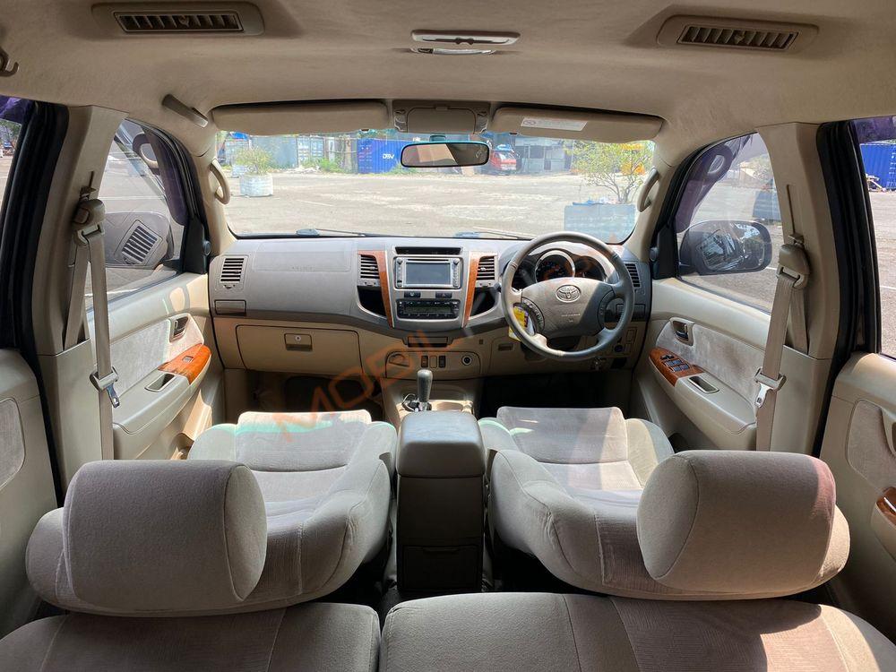 Mobil Toyota Fortuner 2011