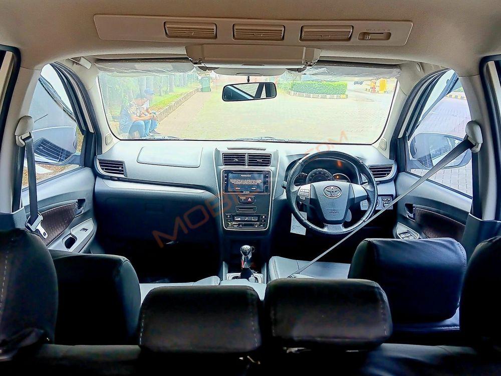 Mobil Toyota Avanza 2021