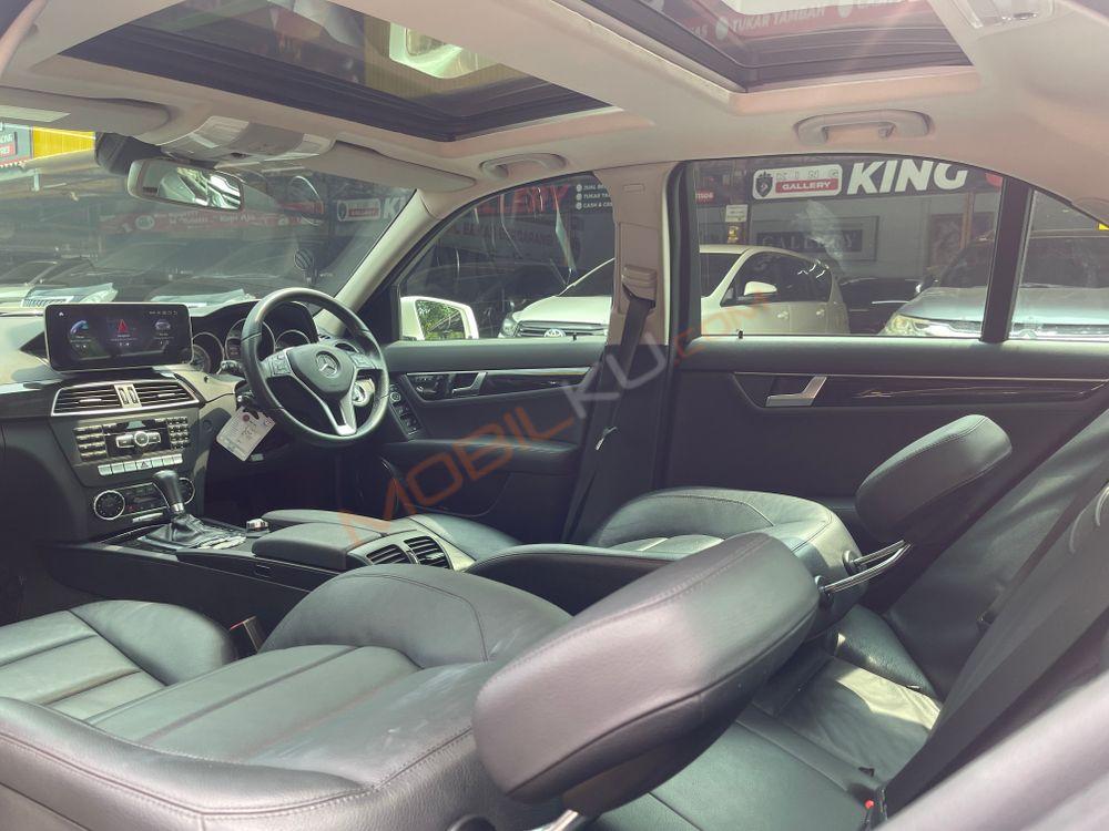 Mobil Mercedes-Benz C-Class 2013