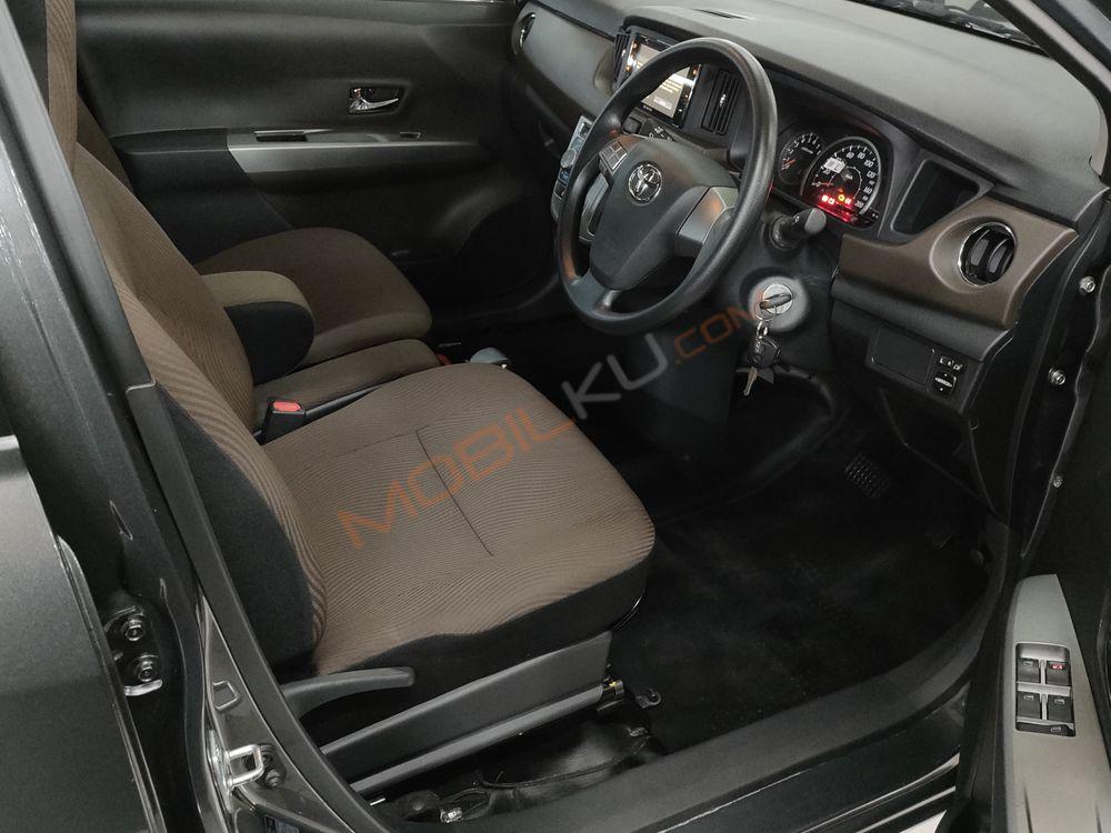 Mobil Toyota Calya 2021
