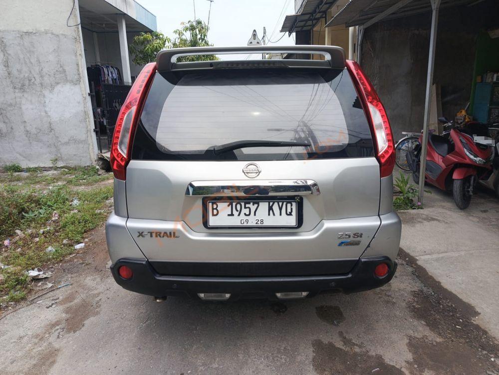 Mobil Nissan X-Trail 2009