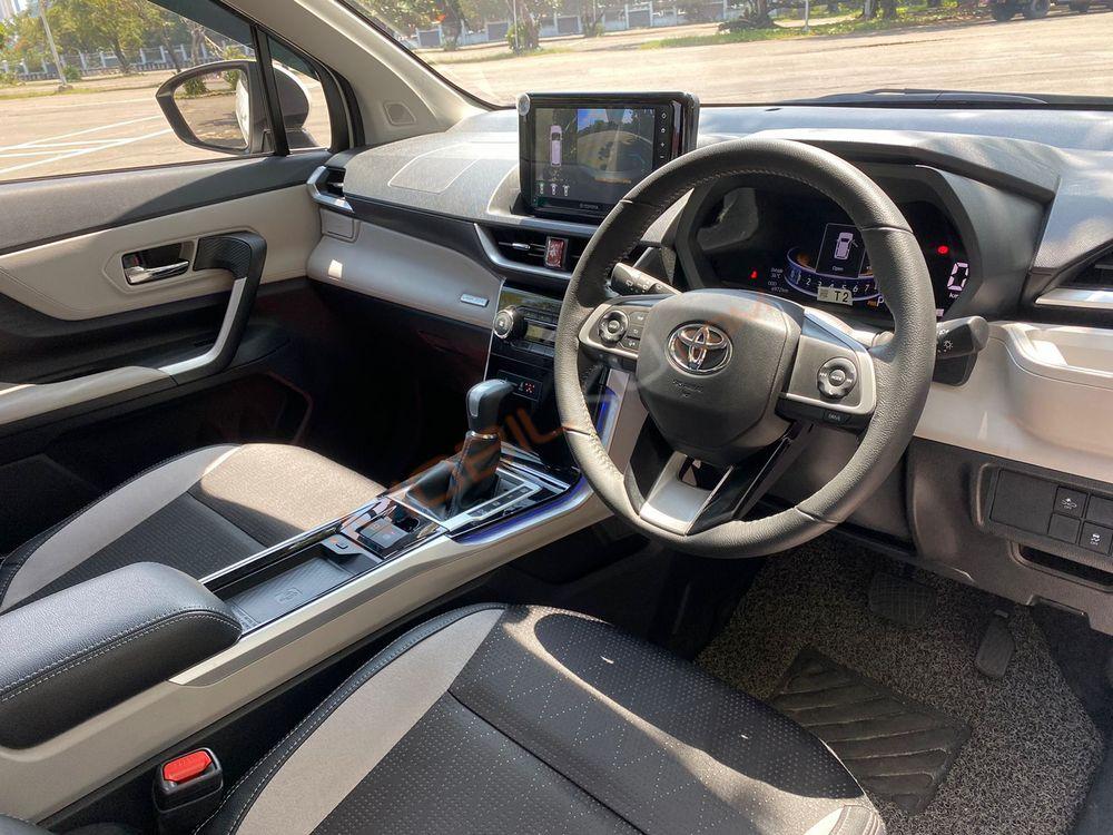 Mobil Toyota Veloz 2022