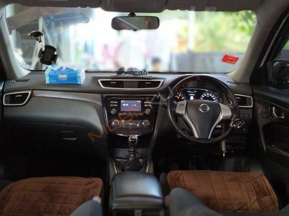 Mobil Nissan X-Trail 2015