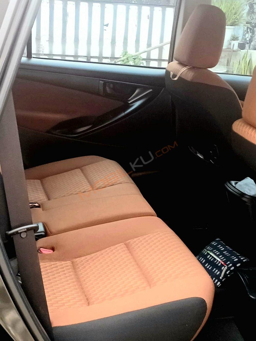 Mobil Toyota Kijang Innova 2017