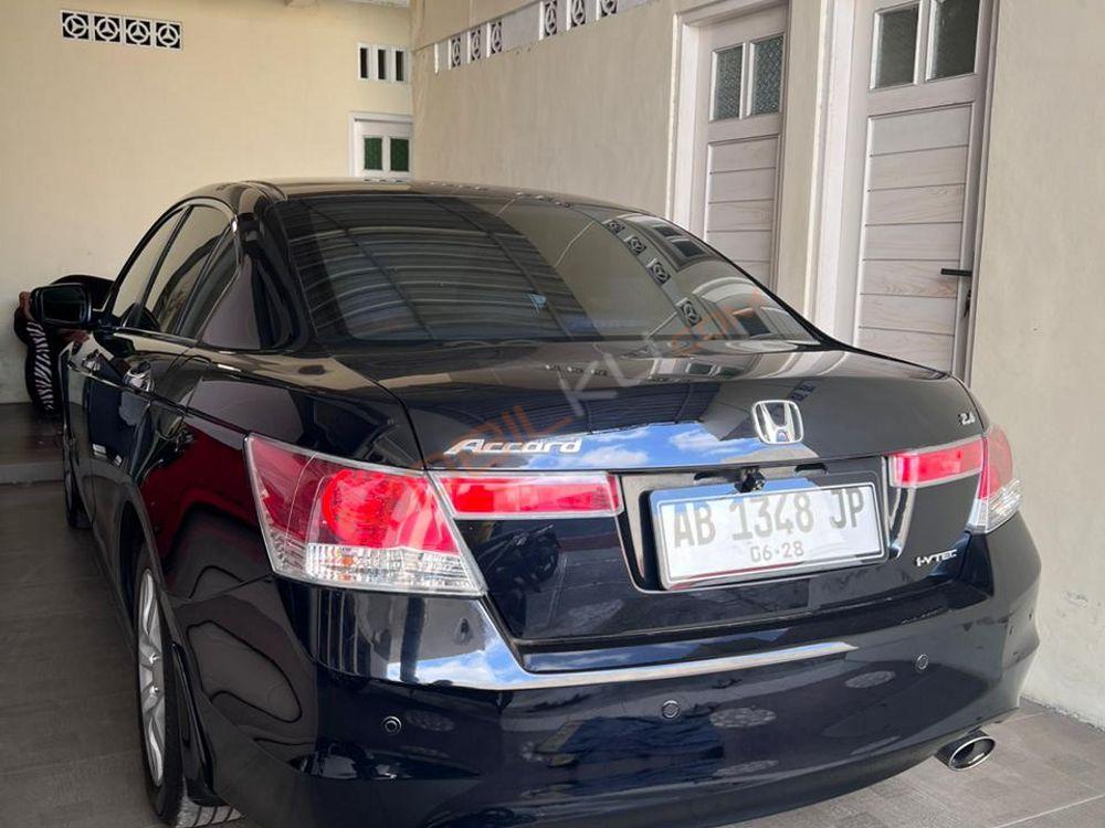 Mobil Honda Accord 2008