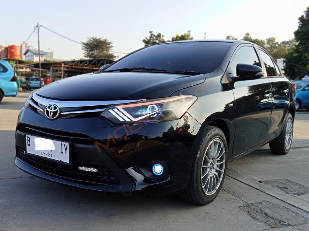 Mobil Toyota Limo 2014