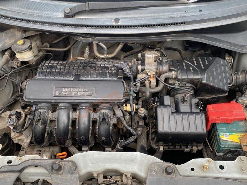 Mobil Honda Mobilio 2016